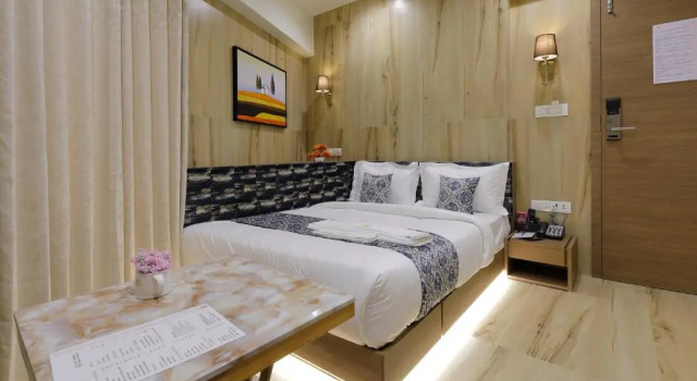 Двухместный номер Standard Hotel Elysian Residency