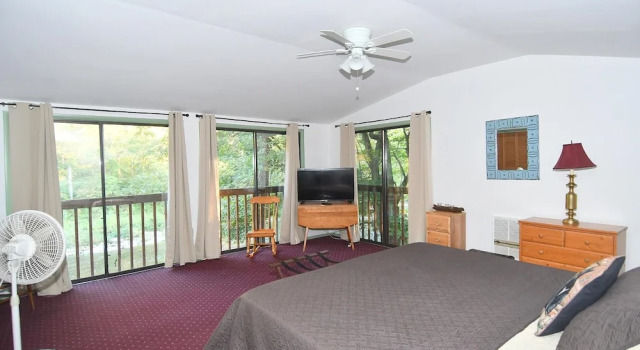 River Time Cabin -time Floats Away!, Book Feriehus Great Cacapon West Virginia