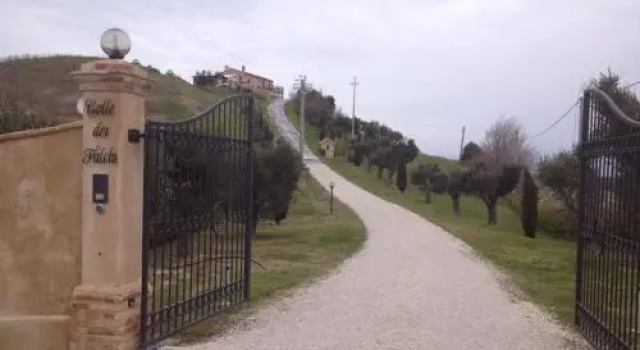 Ristorante Bed & Breakfast Colle Dei Falchi, Rezervovat Hotel Fermo 
