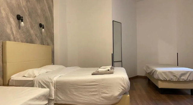 Luciano Licia Guest House, Забронировать Гостевой дом Отели Рима с парковкой, рядом с Станция метро Manzoni, Парковка