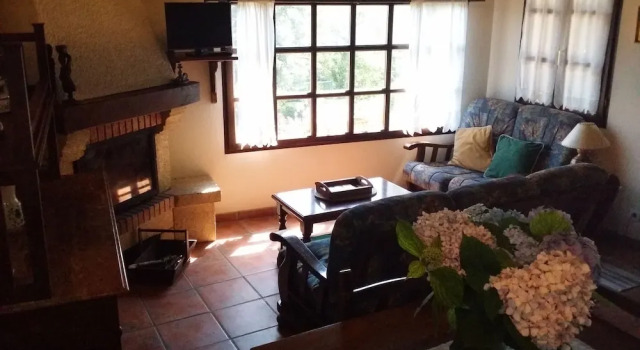 Коттедж Comfort Trisqueles y Buganvillas