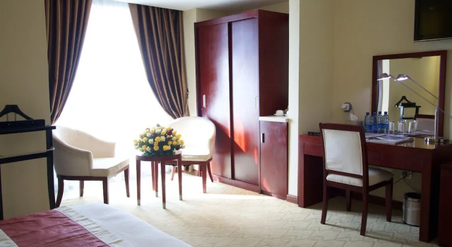Standard Doppel Zimmer mit Balkon und mit Stadtblick Planet Hotel