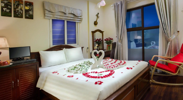 Полулюкс Luminous Viet Hotel