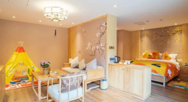Семейный люкс Lijiang   Duofu  Resort  Hotel