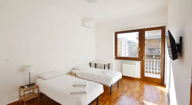 Nice And Warm Rooms, Забронировать Гостевой дом Тибуртино Рим, рядом с Вокзал Тибуртина