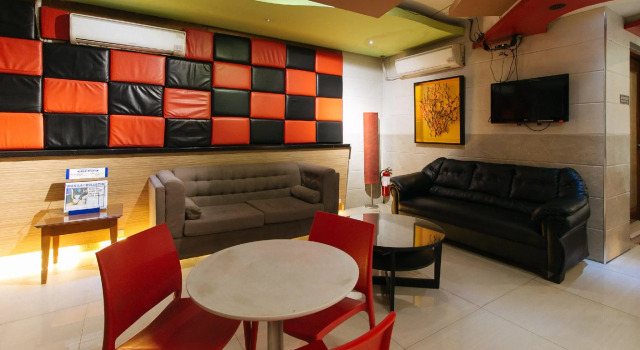 RedDoorz @ Timog Avenue Quezon City, Забронировать Отель Кесон-Сити 
