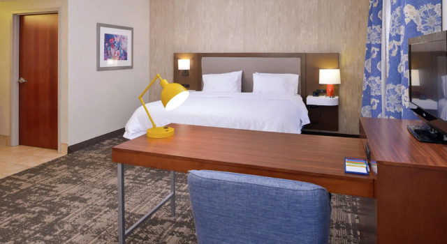 Двухместный люкс Hampton Inn & Suites Wilmington