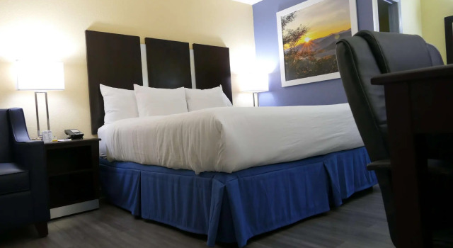 Двухместный номер Standard Days Inn by Wyndham Muscle Shoals