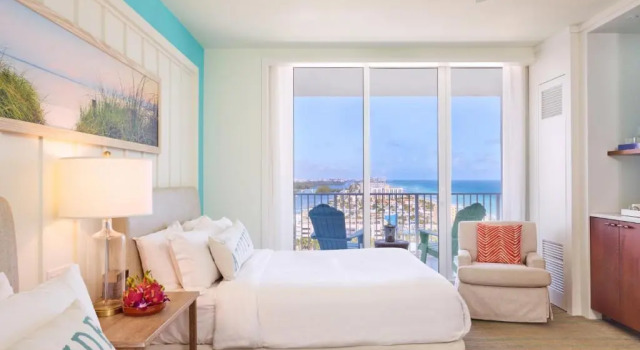 Четырёхместный номер Standard с частичным видом на океан Margaritaville Hollywood Beach Resort