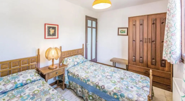 InmoBooking Family House Holidays, Boek Hotel Riudoms Catalonië