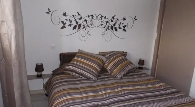 Gite Le Petit Pied-à-Terre, Boek Appartement La Chapelle-Saint-Sauveur 