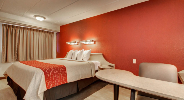 Номер Superior Red Roof Inn St Louis - Westport - Maryland Heights