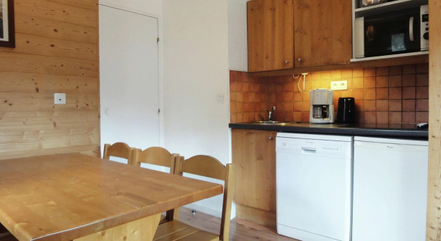 Apartment with balcony on the south adjacent to the slopes in Meribel-Mottaret, Забронировать Апартаменты/квартира Мерибель-ле-Альё Лез-Аллю, рядом с Горнолыжный курорт Trois Vallees