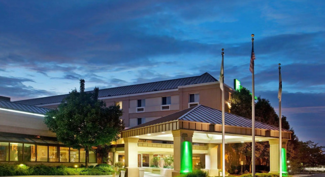 Holiday Inn & Suites Chicago-Carol Stream Wheaton, an IHG Hotel, Buchen Sie Hotel Hotels in Illinois mit Pool, Schwimmbad