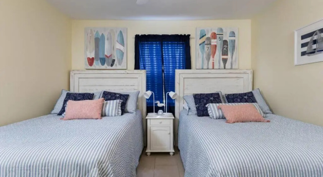 2bd 2ba 1st floor condo WALK TO BEACH, Prenota Hotel Hotel a Alabama con piscina, Piscina