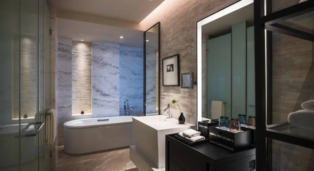 Двухместный номер Standard с балконом и с видом на озеро Renaissance Suzhou Taihu Lake Hotel