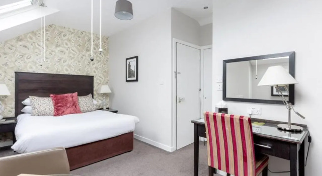 The Kirkstyle Hotel, Book Hotel Biggar Lanarkshire