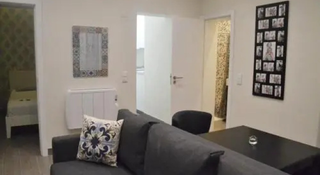 New charming flat in the Heart of Lisbon, Забронировать Отель Сао-Висенти Лиссабон, рядом с Money Museum