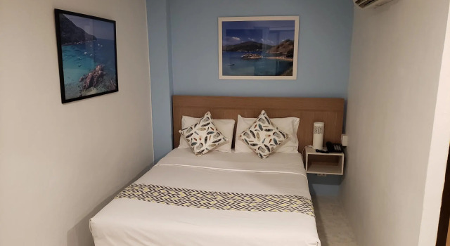 Summer Breeze Hotel