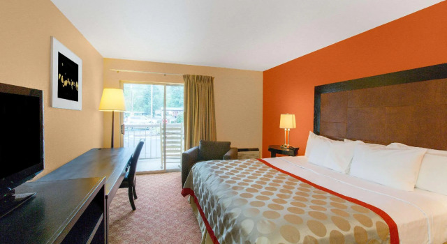 Двухместный номер Standard с видом на горы Ramada by Wyndham Maggie Valley