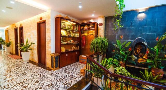 Liberty Hall Tam Coc Hotel & Villa