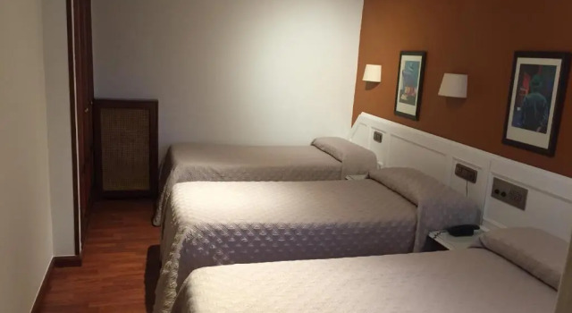 Трёхместный номер Standard Hotel Ovetense