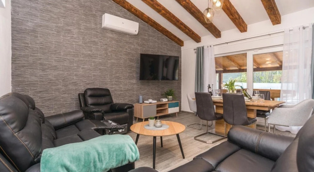 Amazing Home in Pakostane With 2 Bedrooms, Wifi and Outdoor Swimming Pool