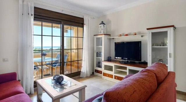 Cozy Seaside Retreat at Los Albatros