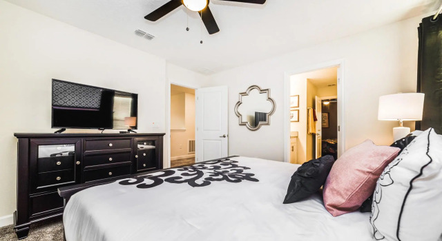Stunning 8BR Theater Pool w Greenview