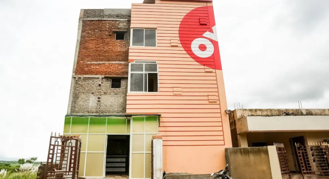 OYO 48754 Arati Homes