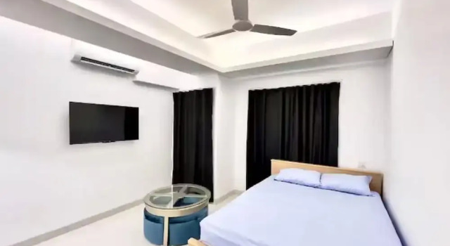 330sqft 3 Modern Stay with Sauna Pool