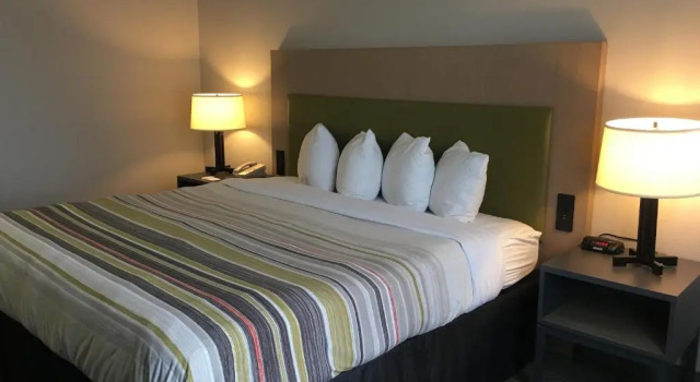 Двухместный номер Standard Country Inn & Suites by Radisson, Camp Springs Andrews Air Force Base , MD