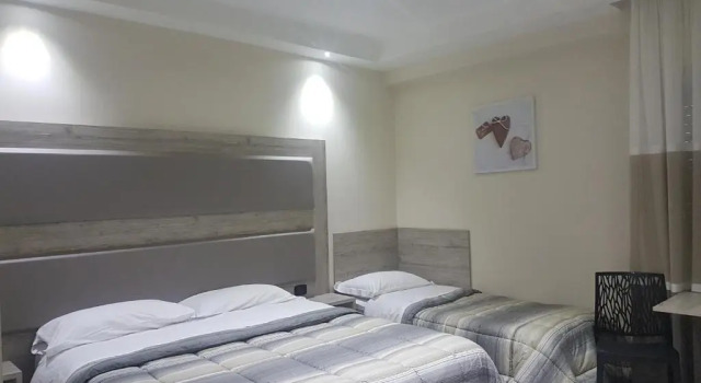 Трёхместный номер Standard с балконом Hotel Mirage