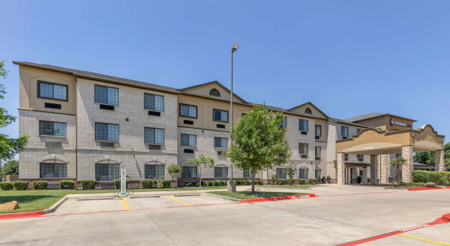 Best Western Plus Mansfield Inn & Suites