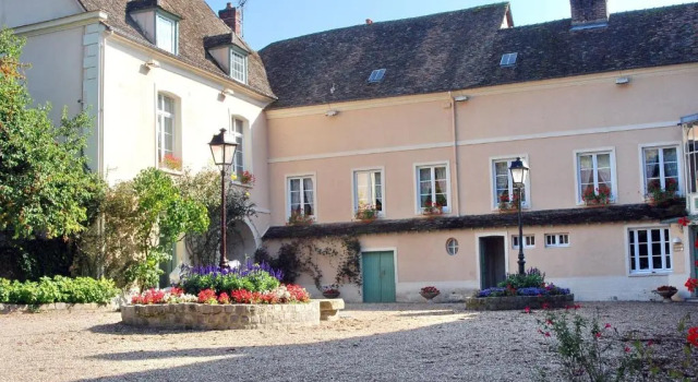 La Chaîne Dor, Book Hotel Les Andelys 