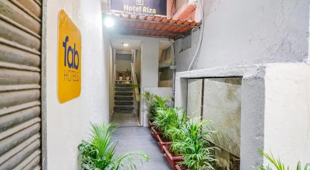 Riza International Nesco Goregaon, Забронировать Отель Отели штата Махараштры 3 звезды, 3*