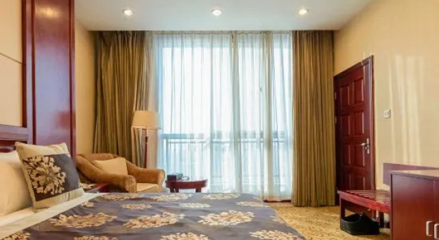 Люкс Business Qingdao Chengyang Detai Hotel