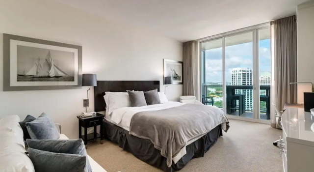 Люкс Luxury Ocean, Marina & City View Studio + Balcony #2
