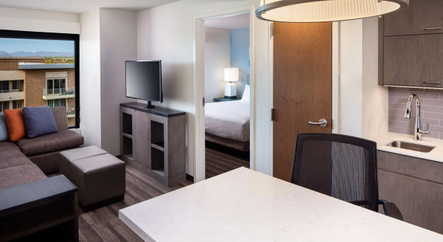 Четырёхместный люкс c 1 комнатой Hyatt House North Scottsdale