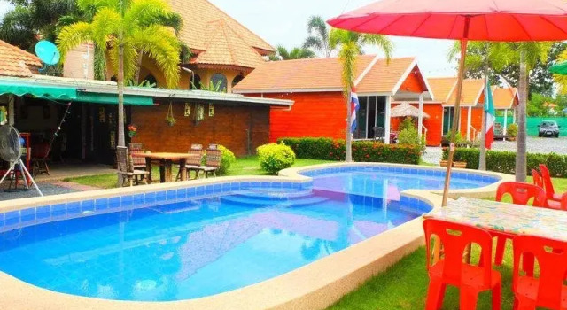 Laylas Place - Resort