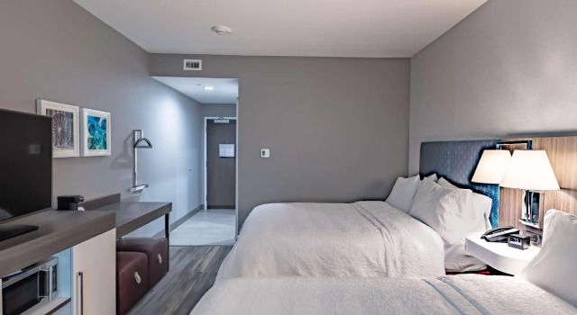 Четырёхместный номер Standard Hampton Inn & Suites Dallas/Plano Central