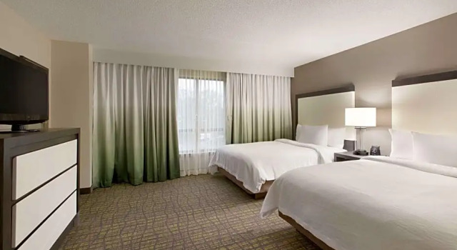 Четырёхместный люкс c 1 комнатой Embassy Suites Newark - Wilmington/South