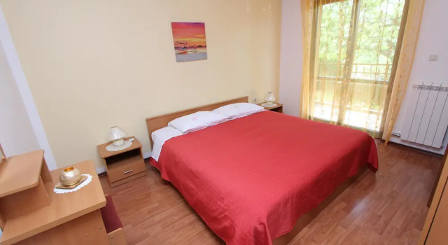 Apartment and Rooms Sanja