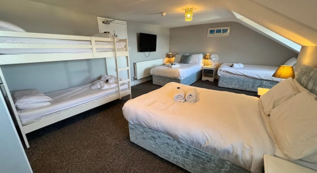 Семейный номер Standard seafront The Jubilee Hotel West- with NEWLY REFURBISHED SPA FACILITIES - GAMESPIT - AND SMOKEHOUSE