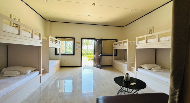 Кровать в общем номере Tugsaw Resort