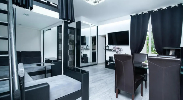 Chanel Chopina, Varaa Hotelli Górny Sopot 