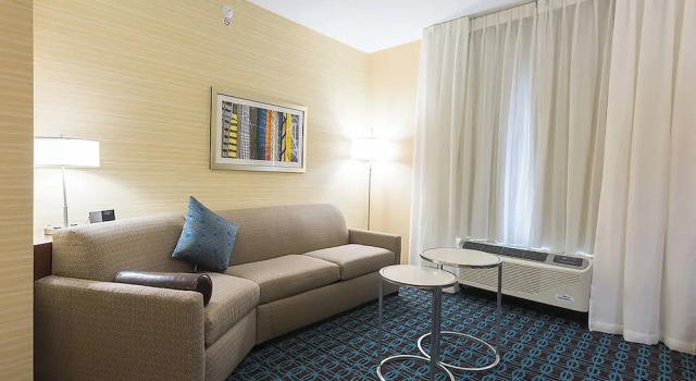 Студия Fairfield Inn & Suites by Marriott Jamestown