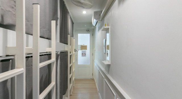 Кровать в общем номере (женский номер) Ratana Boutique Hostel