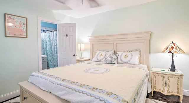 Коттедж Coastal Bonita Shores Holiday Home Near Beach!