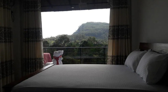 The Onex Paradise Ella